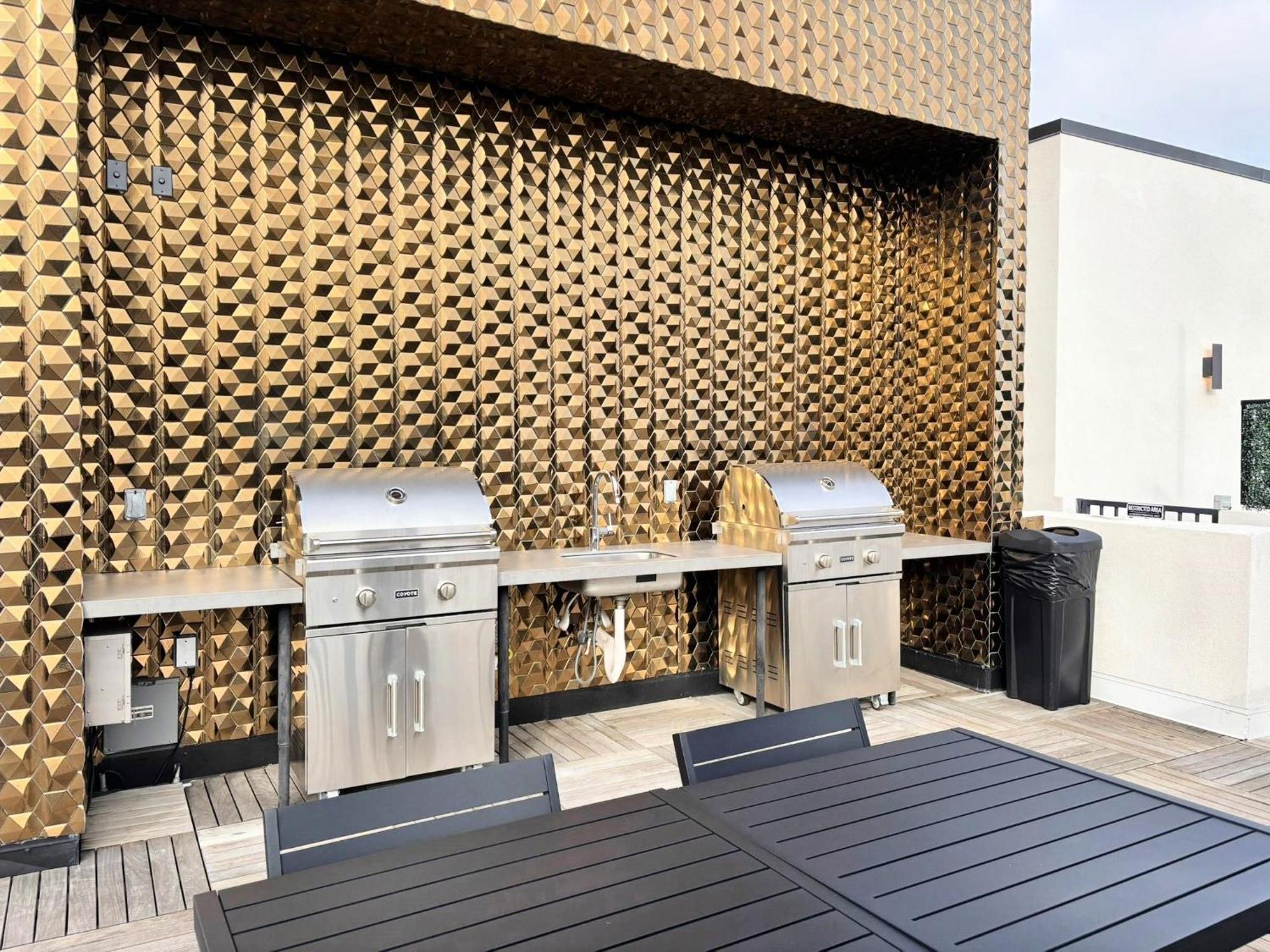 Melrose Luxe Retreat Near The Grove — Photos 3